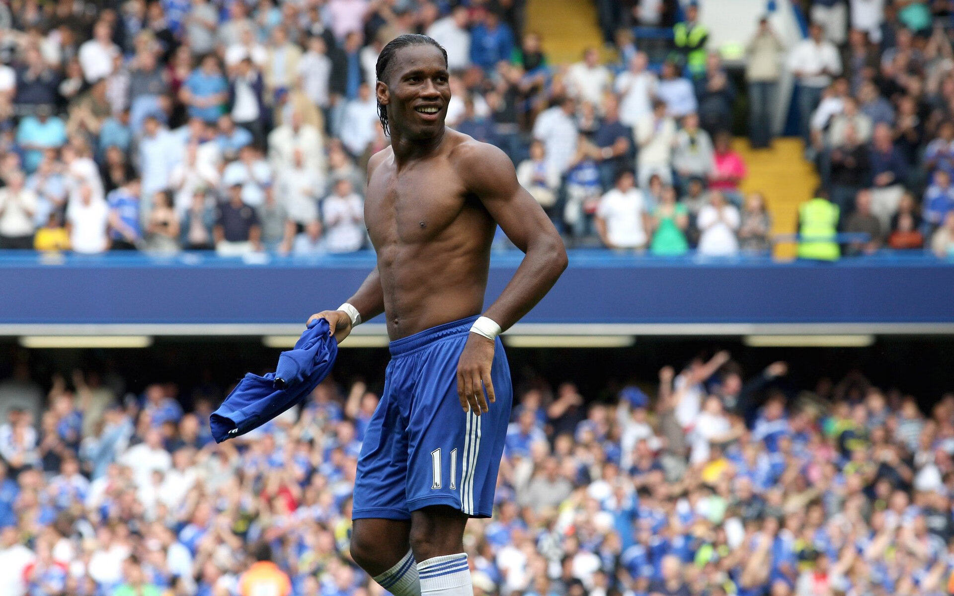 CBA季后赛激战正酣 辽宁本钢力克广东宏远夺赛点